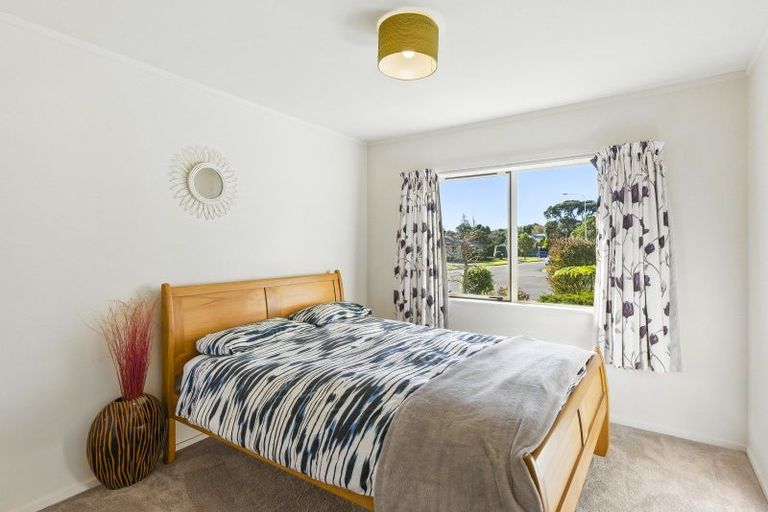 Photo of property in 27 Villa Grove, Paraparaumu, 5032