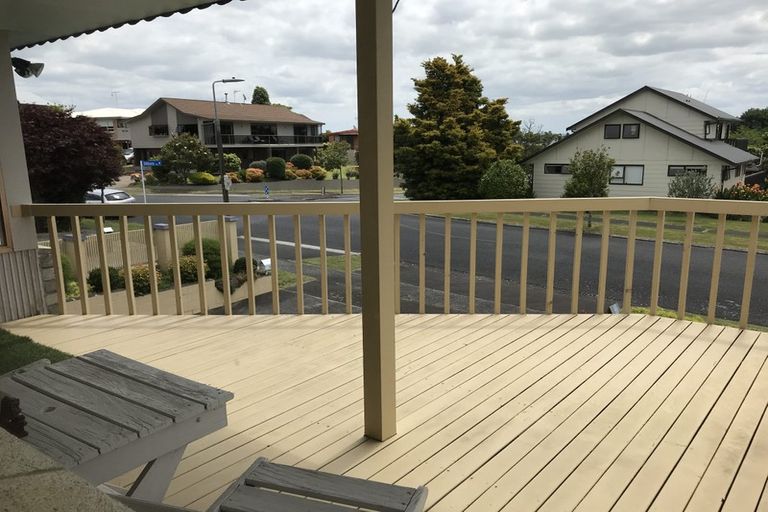 Photo of property in 9 Gilbass Avenue, Hamilton Lake, Hamilton, 3204