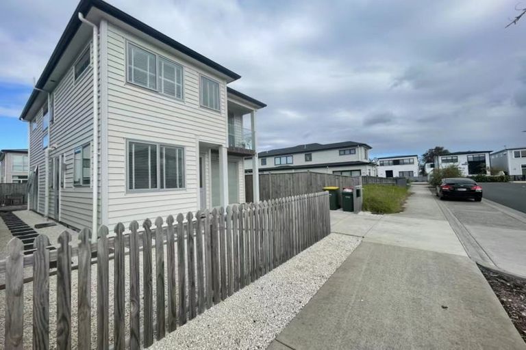 Photo of property in 5 Toanui Road, Hobsonville, Auckland, 0616