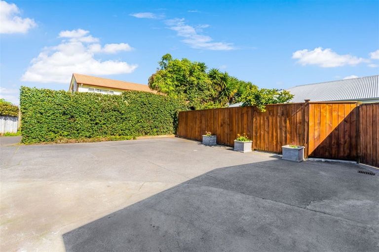 Photo of property in 640a Te Atatu Road, Te Atatu Peninsula, Auckland, 0610