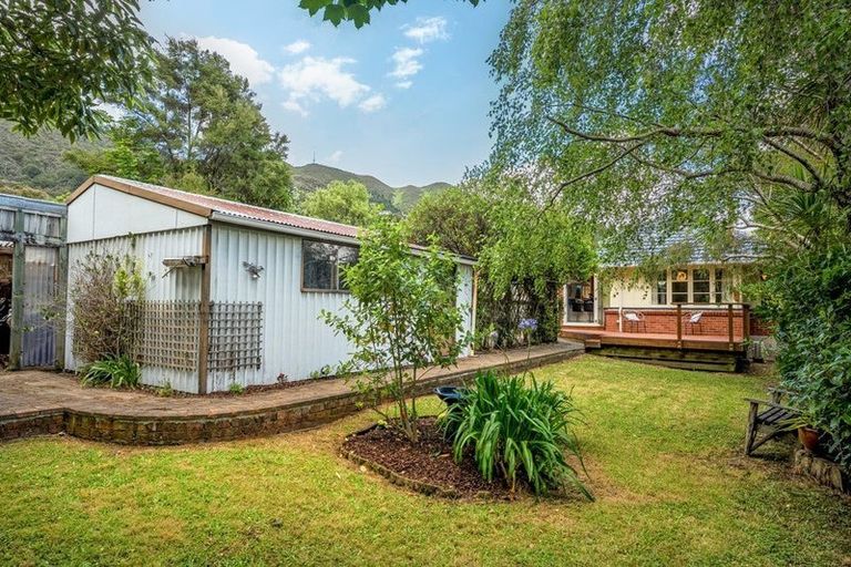 Photo of property in 31 Wilkie Crescent, Naenae, Lower Hutt, 5011