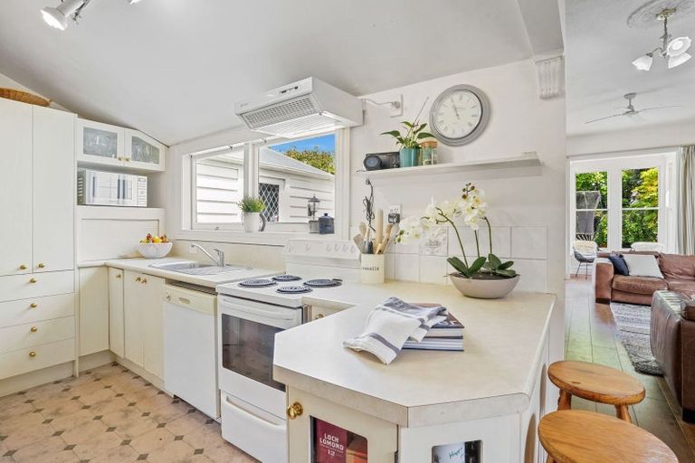 Photo of property in 96 Holly Road, St Albans, Christchurch, 8014