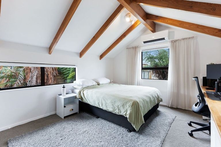 Photo of property in 2/78 Vodanovich Road, Te Atatu South, Auckland, 0610