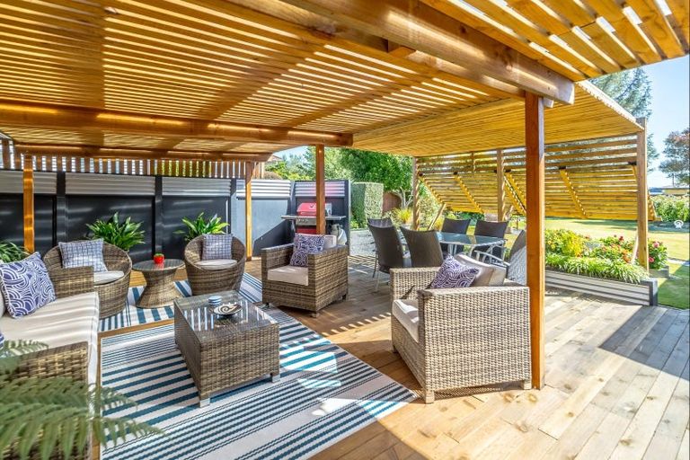 Photo of property in 20 Philip Street, Carterton, 5713