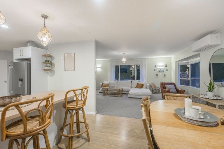 Photo of property in 35 Wood Leigh, Paraparaumu Beach, Paraparaumu, 5032