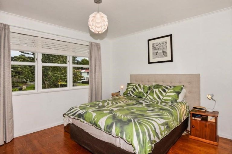 Photo of property in 24 Paewai Road, Glen Eden, Auckland, 0602