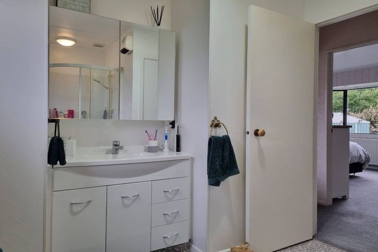 Photo of property in 94/2 Awanui Street, Merrilands, New Plymouth, 4312