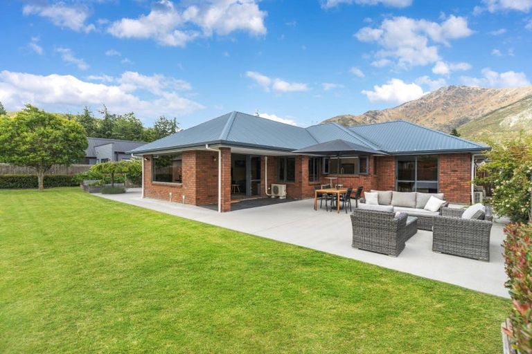 Photo of property in 9 Red Cottage Drive, Lake Hayes, Queenstown, 9304