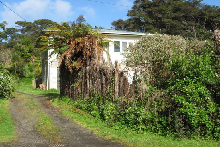Photo of property in 637 Huia Road, Parau, Auckland, 0604