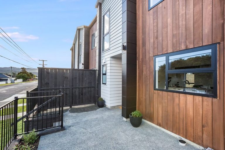 Photo of property in 3/24 Bull Avenue, Wainuiomata, Lower Hutt, 5014