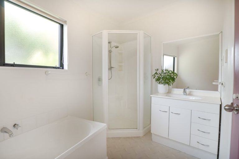 Photo of property in 195 Holborn Drive, Stokes Valley, Lower Hutt, 5019