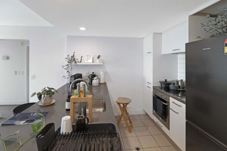 Photo of property in The Capital, 10/370 Oriental Parade, Oriental Bay, Wellington, 6011