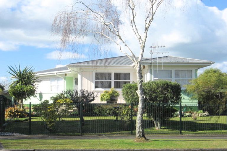 Photo of property in 37 Beazley Crescent, Tikipunga, Whangarei, 0112