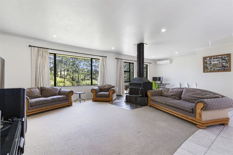 Photo of property in 10 Whites Road, Whitford, Howick, 2571