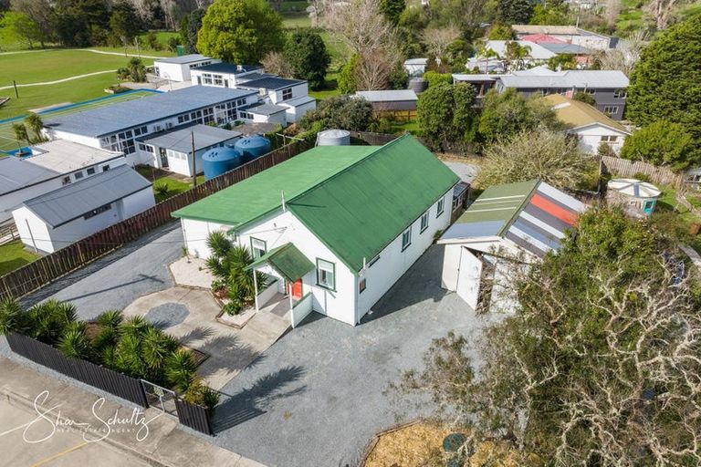Photo of property in 12 Franklin Road, Paparoa, 0571