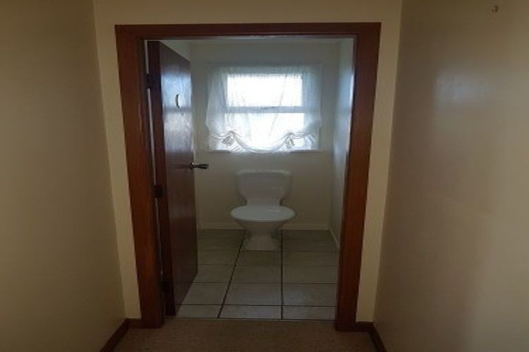 Photo of property in 5 Hillcrest Street, Glen Avon, New Plymouth, 4312