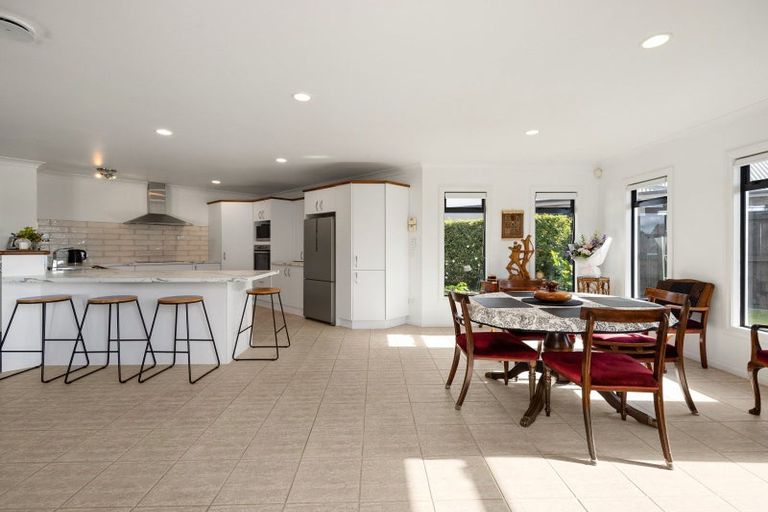 Photo of property in 16 Strathconnan Court, Rototuna, Hamilton, 3210