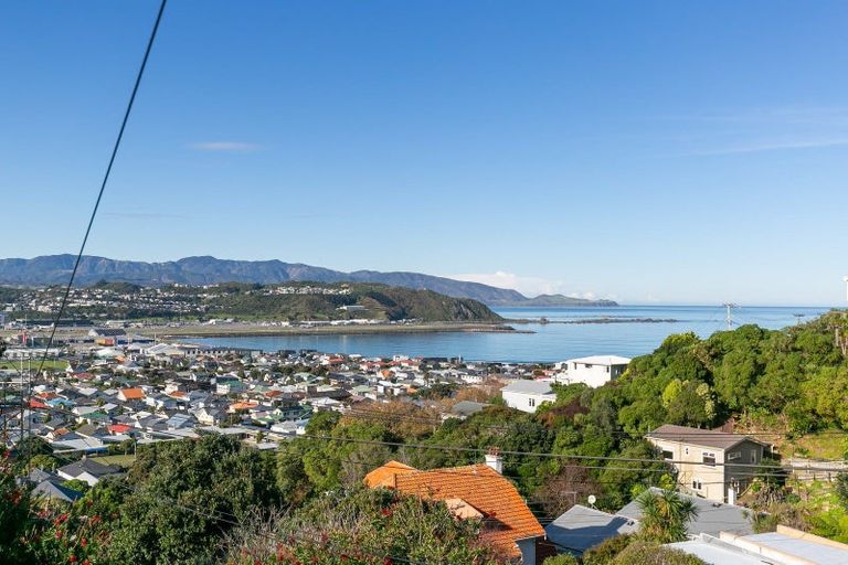 Photo of property in 33 Buckingham Street, Melrose, Wellington, 6023