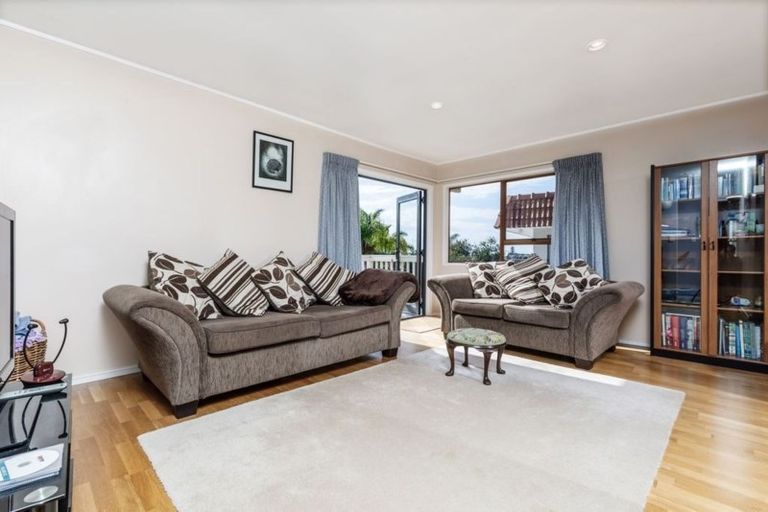 Photo of property in 28 King Richard Place, Browns Bay, Auckland, 0630