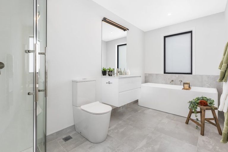 Photo of property in 2a Kaiaho Close, Aotea, Porirua, 5024