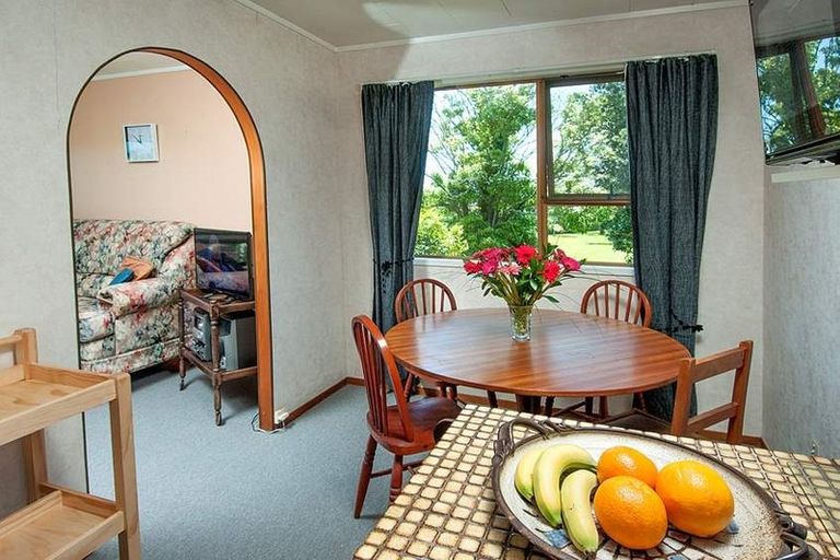 Photo of property in 2/24 Tango Place, Henderson, Auckland, 0610