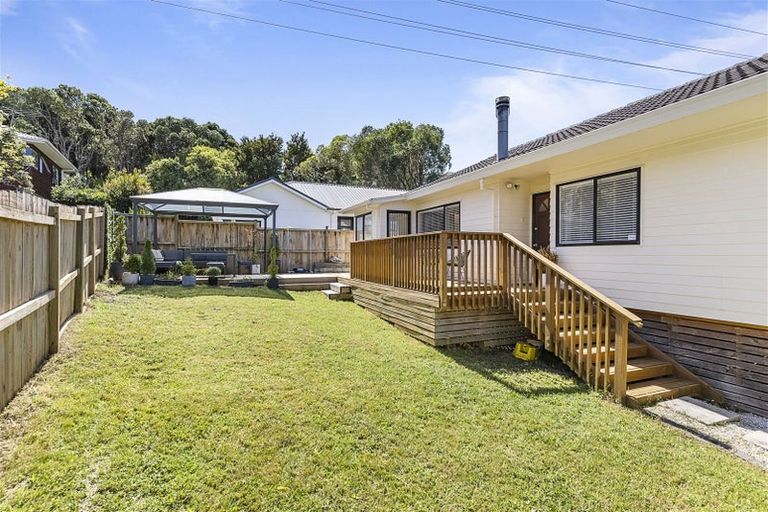 Photo of property in 20a Atlantis Place, Totara Vale, Auckland, 0629
