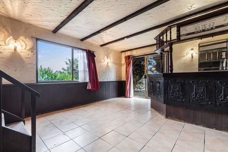 Photo of property in 58 Archmillen Avenue, Pakuranga Heights, Auckland, 2010