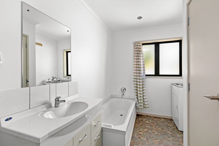 Photo of property in 13a Aronui Road, Bridge Hill, Alexandra, 9320