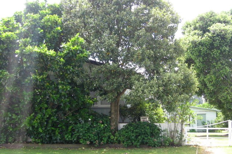 Photo of property in 6 Ocean View Road, Waihi Beach, 3611