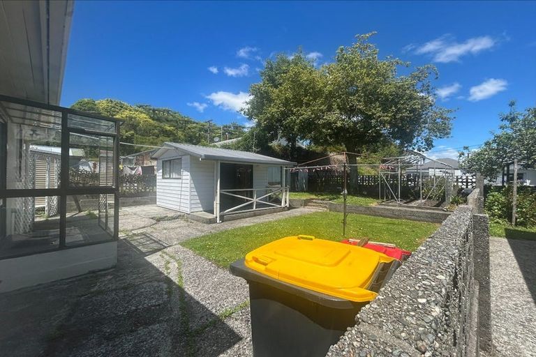 Photo of property in 18 Murray Street, Greymouth, 7805