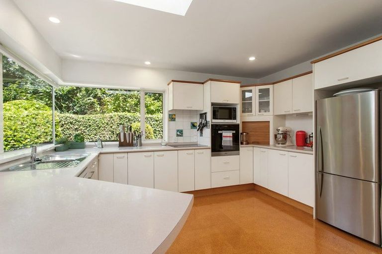 Photo of property in 2/32a Bryndwr Road, Fendalton, Christchurch, 8052