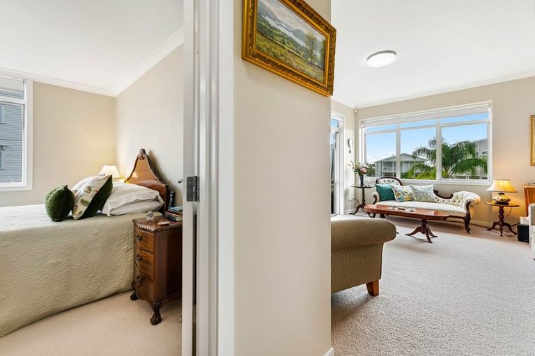 Photo of property in 73 Parkside Drive, Orewa, 0931