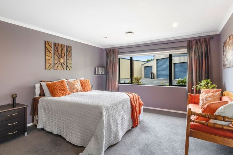 Photo of property in 98 Pitt Road, Hillsborough, New Plymouth, 4372