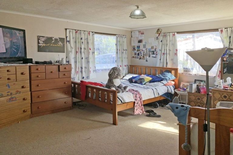 Photo of property in 5 Stuart Street, Owaka, 9535