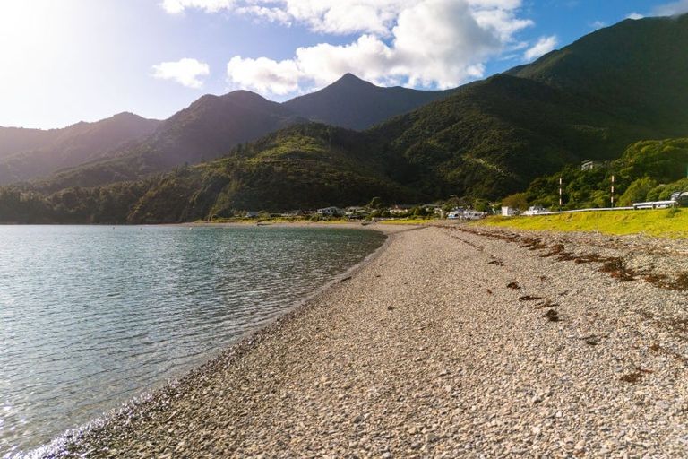 Photo of property in 3 Ruataniwha Place, Okiwi Bay, French Pass, 7193