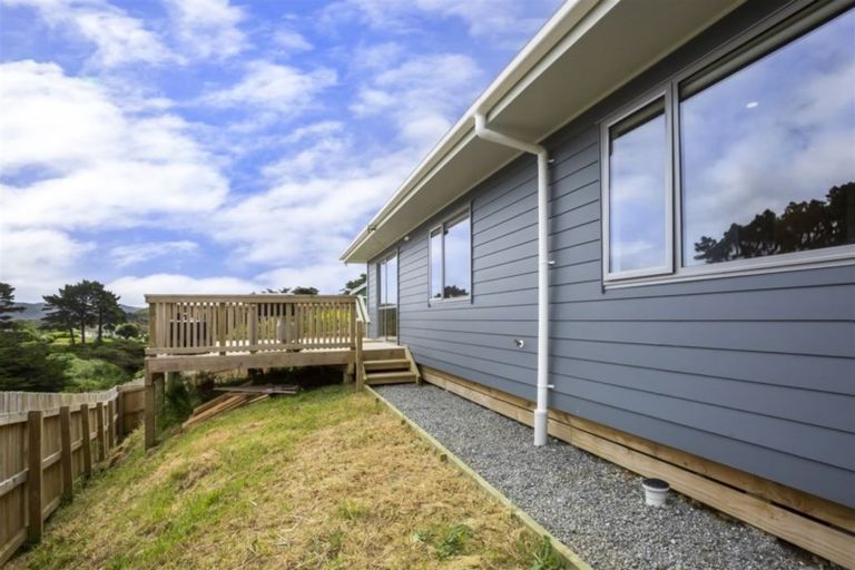 Photo of property in 17a Gloucester Street, Cannons Creek, Porirua, 5024