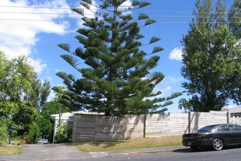 Photo of property in 29 Sycamore Drive, Sunnynook, Auckland, 0620