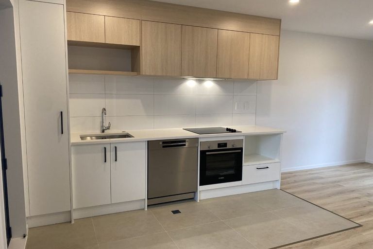 Photo of property in 33b Matipo Road, Te Atatu Peninsula, Auckland, 0610
