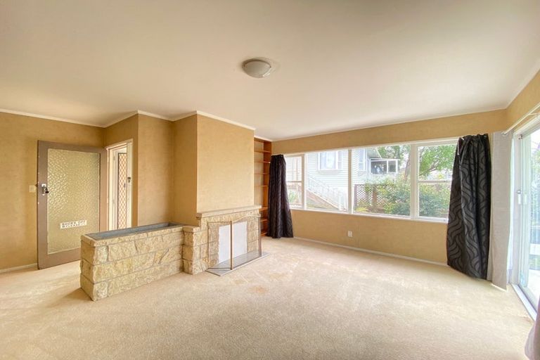 Photo of property in 36 Woodside Avenue, Northcote, Auckland, 0627