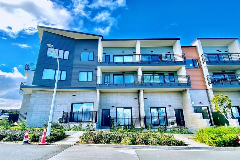 Photo of property in 3/1 Aperira Lane, Wiri, Auckland, 2104