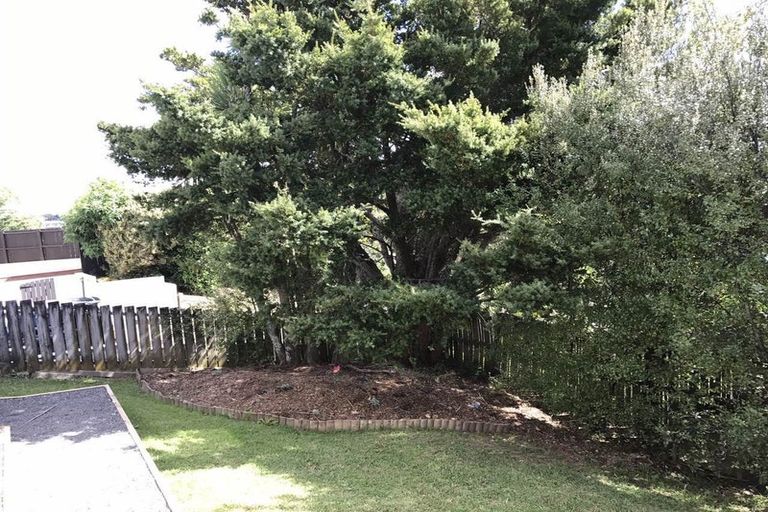 Photo of property in 11a Pendene Place, Forrest Hill, Auckland, 0620