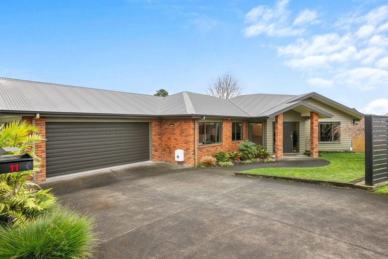 Photo of property in 11 Montrose Place, Highlands Park, New Plymouth, 4312