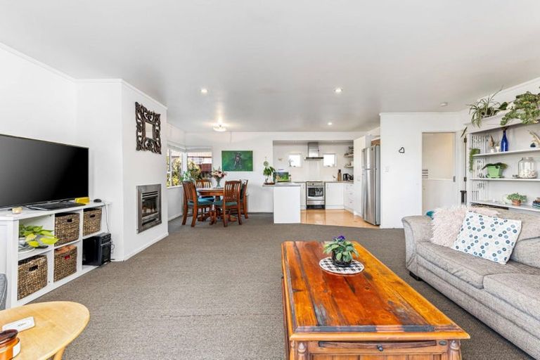 Photo of property in 81a William Bayes Place, Red Beach, 0932