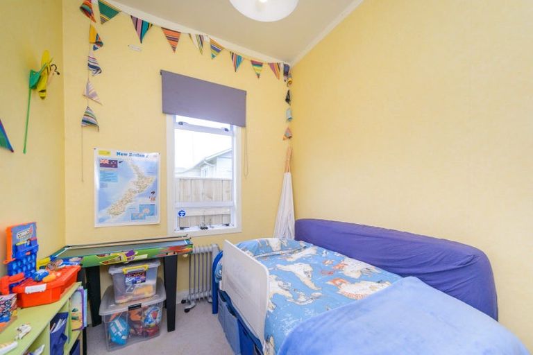 Photo of property in 24 Ranfurly Street, Hokowhitu, Palmerston North, 4410