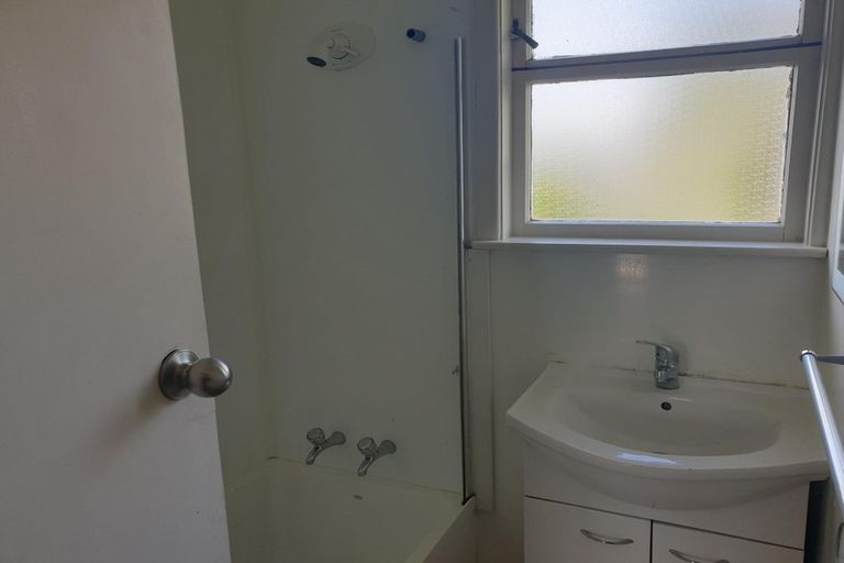 Photo of property in 12 Civil Place, Otara, Auckland, 2023