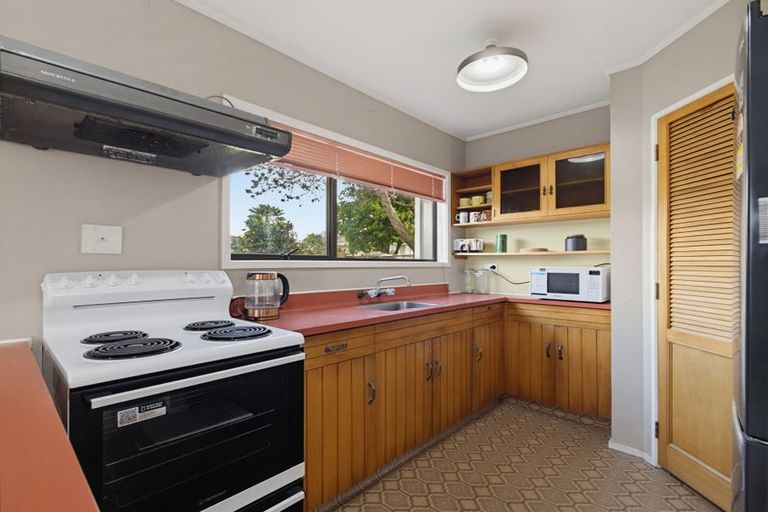 Photo of property in 14 Riverside Drive, Waiuku, 2123