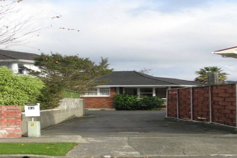 Photo of property in 32 Kebbell Grove, Epuni, Lower Hutt, 5011