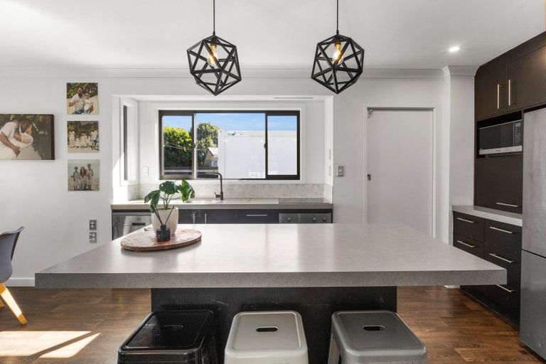 Photo of property in 402 Main North Road, Bay View, Napier, 4104