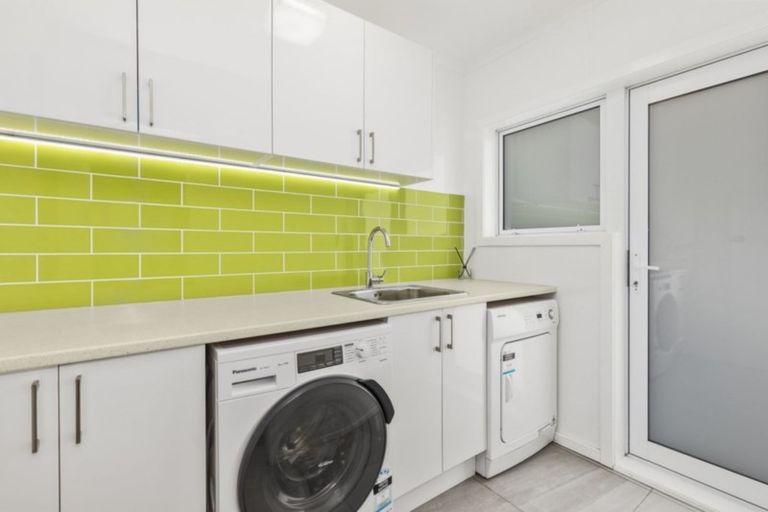 Photo of property in 13 Wattle Grove, Maungaraki, Lower Hutt, 5010