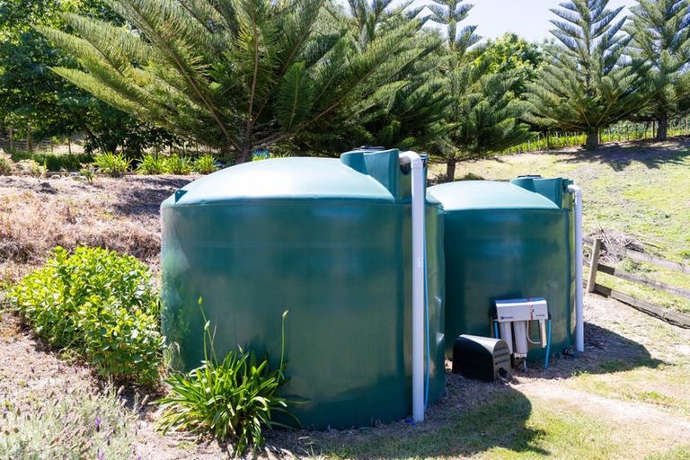 Photo of property in 690 Swamp Road, Puketapu, Napier, 4183